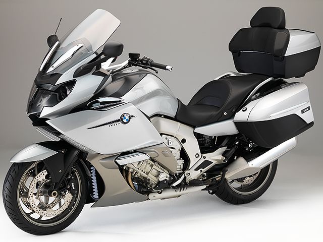 2015年 K1600GTL Glacier silver metallic（カタログメイン）