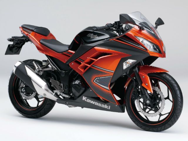 2014年 Ninja 250 Special Edition キャンディバーントオレンジ/エボニー（カタログメイン）