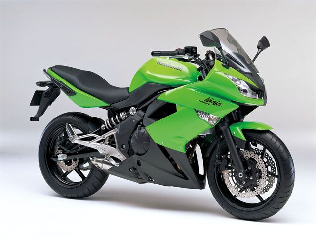 2011年 Ninja 400R ライムグリーン(カタログメイン)