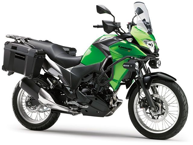 2017年 Versys-X 250 ABS TOURER キャンディライムグリーン×メタリックグラファイトグレー（カタログメイン）