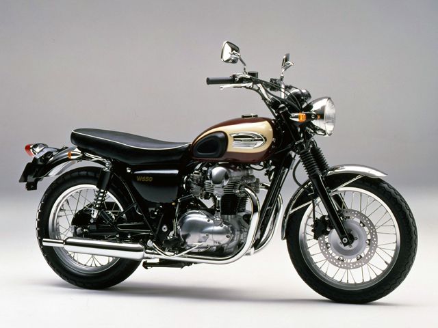 1999年 W650 アップハンドル仕様 ルミナスビンテージレッド×パールアイボリー（カタログメイン）