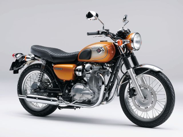 2012年 W800 キャンディゴールドスパーク(カタログメイン)