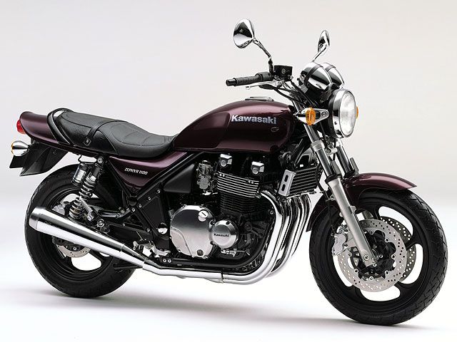 2004年 ZEPHYR 1100 メタリックマジェスティックレッド（カタログメイン）