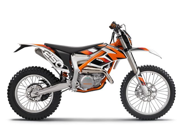 2013年 250 FREERIDE R オレンジ（カタログメイン）