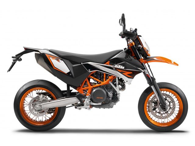 2013年 690 SMC R オレンジ（カタログメイン）