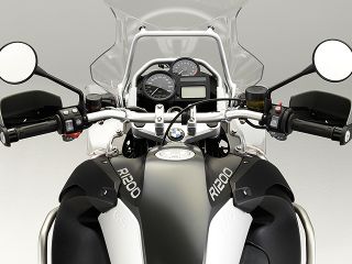 2010年 R1200GS Adventure（ハンドルまわりイメージ）
