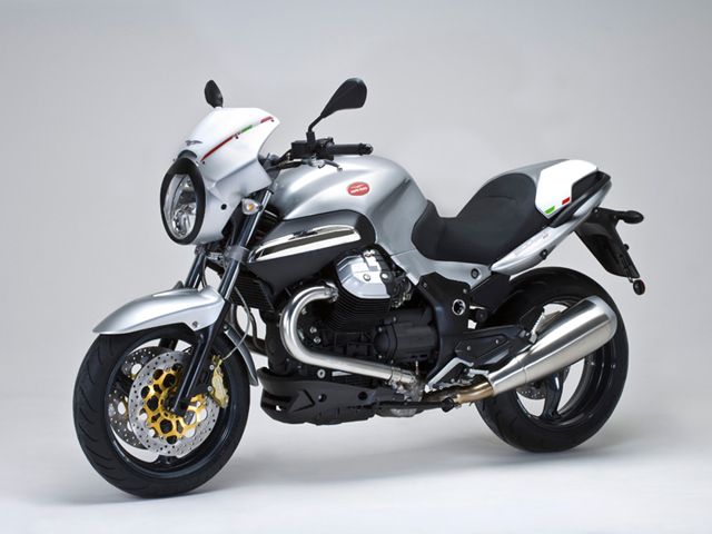 2010年 1200 Sport 4V チタニウムシルバー（カタログメイン）