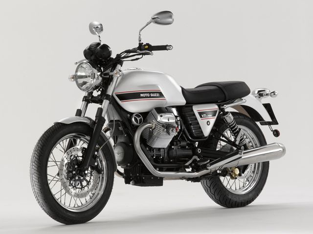 2010年 V7 Classic ダイヤモンドホワイト（カタログメイン）