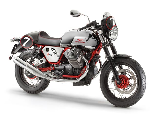 2013年 V7 Racer クロームリミテッド（カタログメイン）