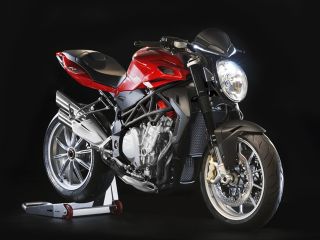 2013年 BRUTALE 1090 Rレッド
