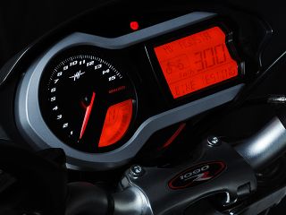 2011年 BRUTALE 1090 RR（メーター表示イメージ）
