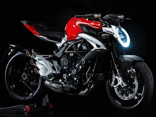 2016年 BRUTALE 800レッド/マットシルバー