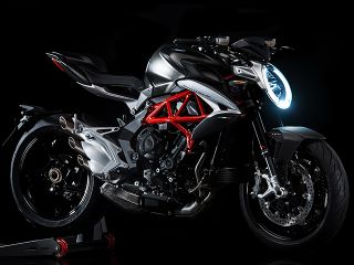 2016年 BRUTALE 800ブラックマットメタリック/マットシルバー