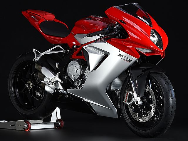 2015年 F3 800 レッド/アゴシルバー（カタログメイン）
