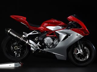 2015年 F3 800（日本仕様：ARROW製カーボンサイレンサー装着）