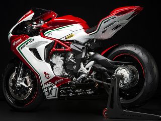 2016年 F3 800 RC（リアビュー）