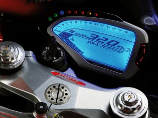 2010年 F4（メーター表示イメージ）