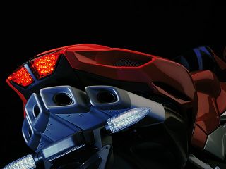 2010年 F4（センターアップ4本出しマフラー）