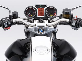 2011年 R1200R Classic（ハンドルまわりイメージ）