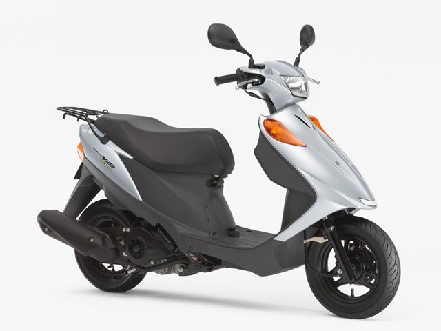 2010年 ADDRESS V125 ソニックシルバーメタリックNo.2（カタログメイン）
