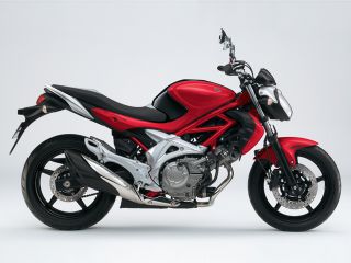 2010年 GLADIUS 650パールネブラーブラック/パールミラーレッド