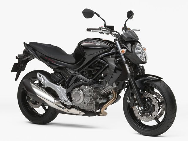 2012年 GLADIUS 400 ABS グラススパークルブラック（カタログメイン）