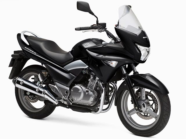 2014年 GSR250S パールネブラーブラック（カタログメイン）