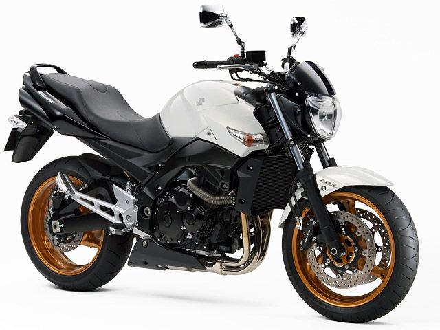 2010年 GSR400 ABS パールミラージュホワイト(カタログメイン)