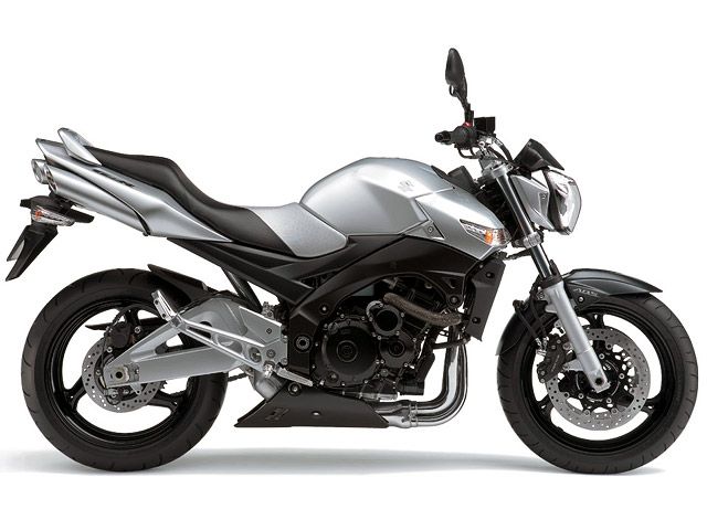 2007年 GSR600 ABS メタリックソニックシルバー（カタログメイン）
