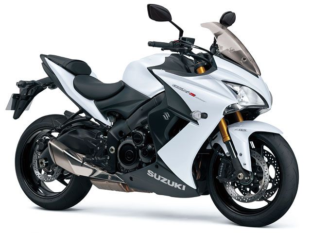 2018年 GSX-S1000F ABS Pearl Glacier White（カタログメイン）