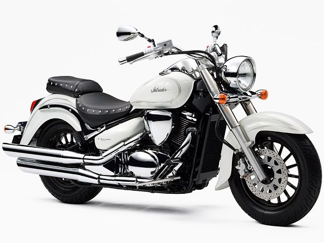 2014年 Intruder Classic 400 キャストホイール仕様 パールミラージュホワイト（カタログメイン）