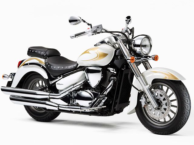 2009年 Intruder Classic 400 キャストホイール仕様 パールミラージュホワイト（ホワイトエディション）（カタログメイン）
