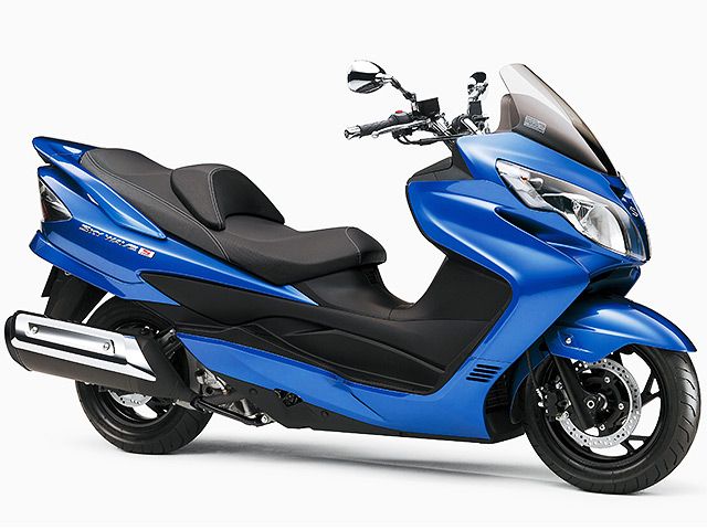 2014年 SKYWAVE 250 Type S BASIC アルバブルーメタリック（カタログメイン）