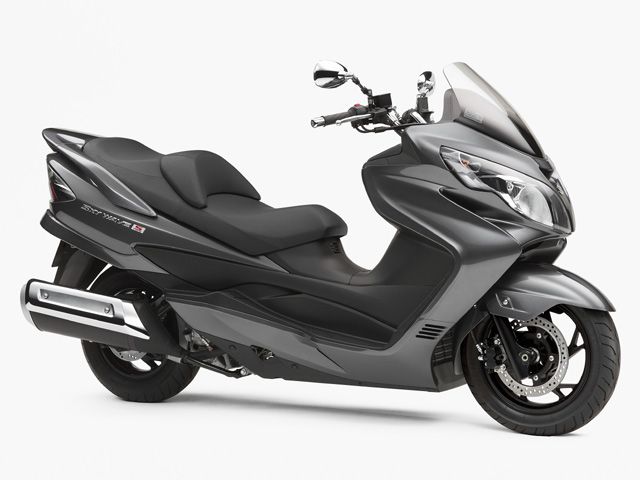 2011年 SKYWAVE 250 Type S サンダーグレーメタリック（カタログメイン）