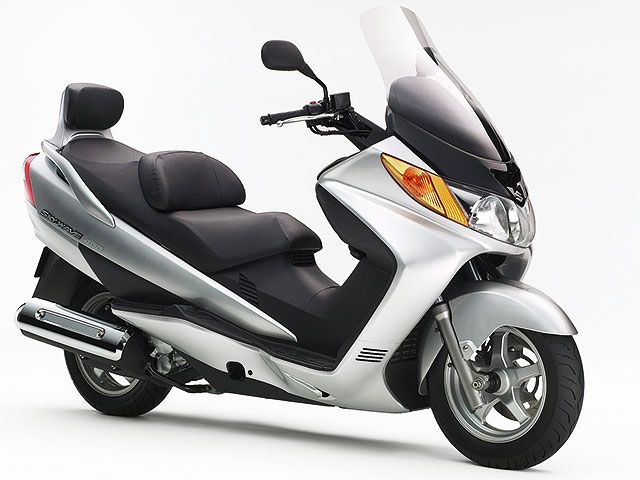2003年 SKYWAVE 400 ソニックシルバーメタリック（カタログメイン）