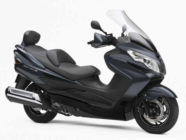 2012年 SKYWAVE 400 Limited ABS グラススパークルブラック/パールムーンストーングレー（カタログメイン）