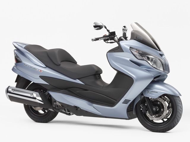 2009年 SKYWAVE 400 Type S ABS アクアブルーメタリック（カタログメイン）