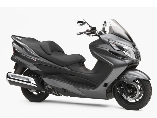 2011年 SKYWAVE 400 Type S ABS サンダーグレーメタリック(カタログメイン)