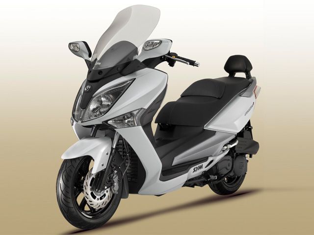 2014年 JOYMAX 250i ホワイト（カタログメイン）