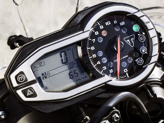 2015年 Tiger 800 XCx（メーター表示イメージ）