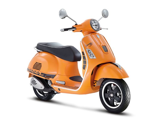 2012年 GTS300ie Super Sports コンペティションオレンジ（カタログメイン）