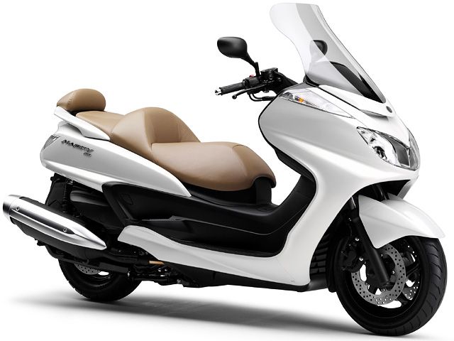 2008年 GRAND MAJESTY 400 グリニッシュホワイトカクテル1（カタログメイン）