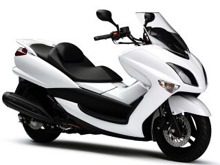 2012年 MAJESTYブルーイッシュホワイトカクテル1