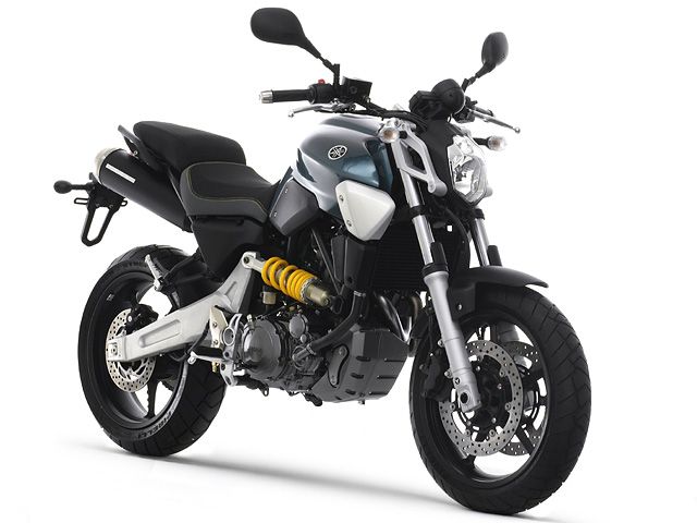2006年 MT-03（660cc） （カタログメイン）