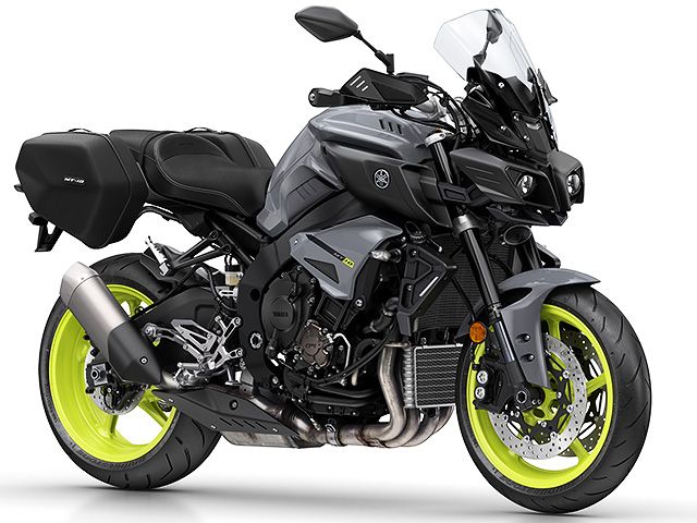 2017年 MT-10 Tourer Edition Night Fluo(カタログメイン)