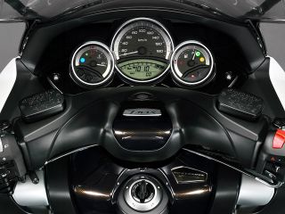 2010年 TMAX 10th Anniversary WHITEMAX（メーターまわりイメージ）