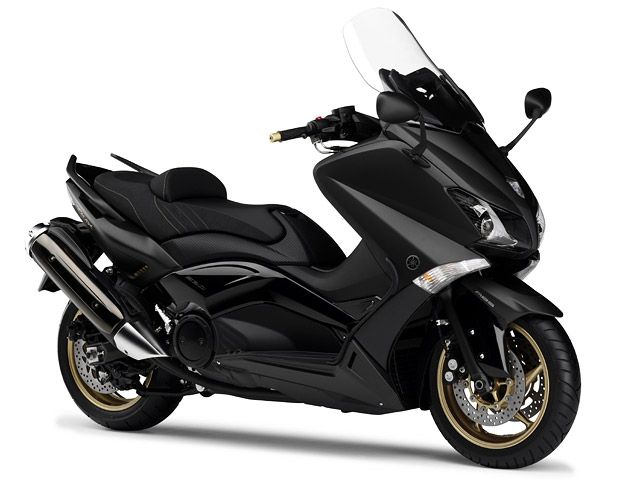 2013年 TMAX530 ABS BLACK MAX マットブラック2（カタログメイン）