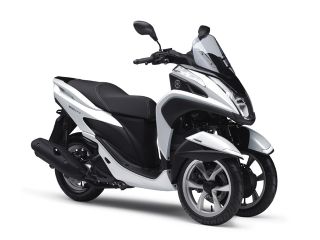 2015年 TRICITY 125 ABSブルーイッシュホワイトカクテル1