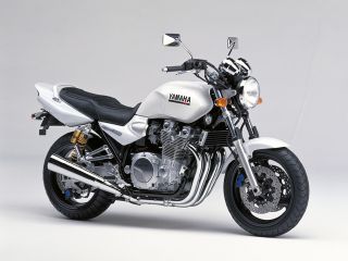 XJR1300 2000年モデル　シート　xjr1300 XJR1200 XJR1300 94-99年 4KG RP01Jタックロールシート 純正