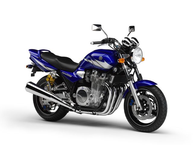 ヤマハ（YAMAHA）2005年 XJR1300・カラーチェンジのカタログ情報 | 沖縄のバイクを探すなら【グーバイク沖縄】